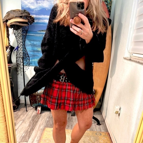 Fashion Nova,Fuzzy, Fun, Funky & Fabulous! Awesome Piece,Perfect for the Season - Picture 1 of 16